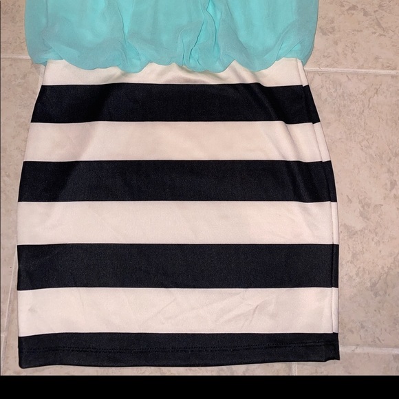 Windsor striped dress size small - Picture 4 of 5